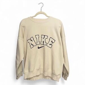 Nike Vintage Y2K Women’s Embroidered Yellow Crewneck Sweatshirt Size Large